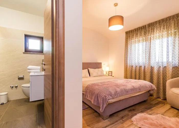 וילה Roma פולה