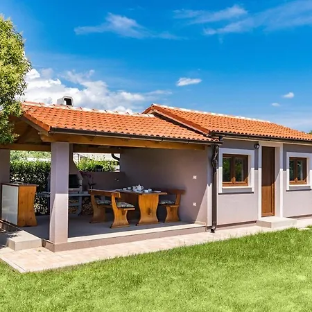 Roma Villa *