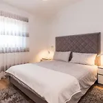 Villa Roma *