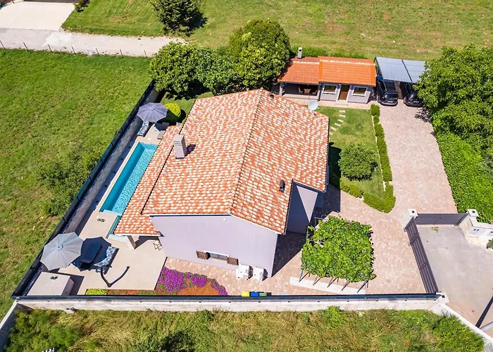 Roma Villa *