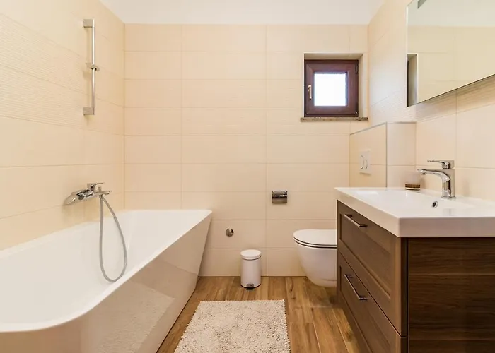 Roma Villa *